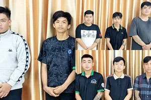 Công an tỉnh An Giang bắt 8 thanh thiếu niên giả danh công an để cướp tài sản