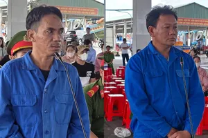 Xử lưu động 2 vụ án đưa tàu sang vùng biển nước ngoài khai thác hải sản trái phép