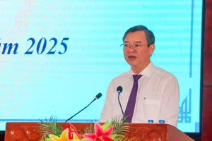 Chủ tịch Cần Thơ: Xử lý nhà thầu và cán bộ yếu kém để đẩy nhanh tiến độ các dự án