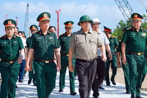 Thủ tướng kiểm tra tiến độ thực hiện dự án cao tốc Cà Mau - Đất Mũi