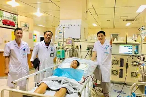 Trèo cây gạo, nam thanh niên té ngã từ độ cao 15 m