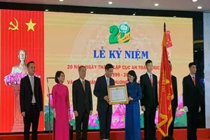 Cục An toàn thực phẩm đón nhận huân chương Lao động hạng Nhất