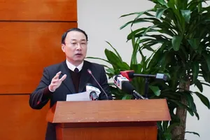 Đề xuất mặc đồ bảo hộ cho tài xế thay vì cách ly 14 ngày