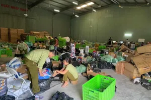 Phát hiện kho hàng lậu 'khủng' của người Trung Quốc tại Hà Nội