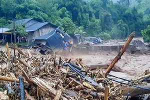 Nhiều hộ dân Điện Biên, Quảng Ninh phải sơ tán do mưa lũ 