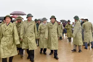 Phó Thủ tướng kiểm tra ứng phó bão số 5 tại miền Trung