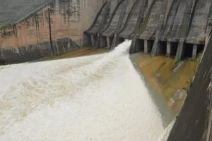 Sáng 30-9, mở một cửa xả đáy hồ Hòa Bình