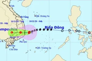 Bão số 12, miền Trung đang mưa rất to
