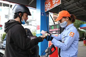 Chiều nay, giá xăng A95, E5 tăng lần thứ 5 liên tiếp