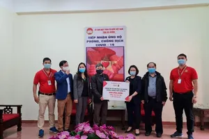 Tặng hàng trị giá hơn 300 triệu cho Quảng Ninh, Hải Dương