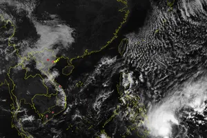 Dự báo khi đi vào Biển Đông, bão Dujuan ở khoảng cấp 7-8. Ảnh: KTTVQG