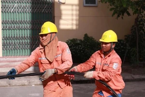 Nắng nóng gay gắt, tiêu thụ điện cao kỷ lục