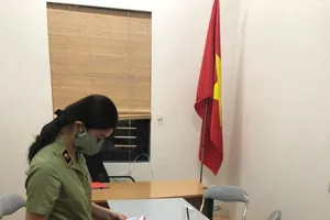 Lại phát hiện hàng trăm hộp xét nghiệm COVID-19 'có vấn đề'