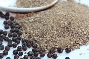 Giá cước vận chuyển tăng phi mã 13 lần vì hãng tàu 'đi đêm'?