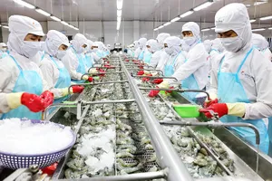 Nguy cơ khủng hoảng thiếu gà, vịt... vì nông dân gặp khó