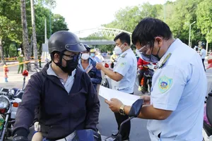 Hàng loạt hiệp hội kêu cứu vì không biết đăng ký giấy đi đường ở đâu