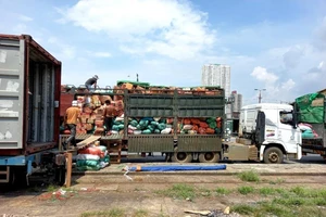 105 tấn nông sản chạy tàu đêm từ Hà Nội vào TP.HCM hỗ trợ người dân