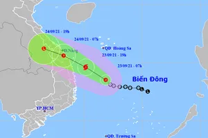 Áp thấp nhiệt đới di chuyển nhanh, cách bờ biển Bình Định, Phú Yên 280km