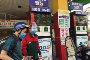Chiều 21-9: Giá xăng dầu giảm mạnh, xăng A95 còn hơn 22.000 đồng/lít