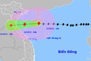 Bão số 8 giật cấp 12 đang cách Hà Tĩnh hơn 400km