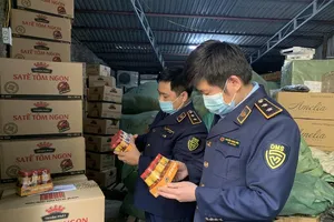 Phát hiện 2 xưởng sản xuất sa tế khủng nghi giả nhãn hiệu tinh vi