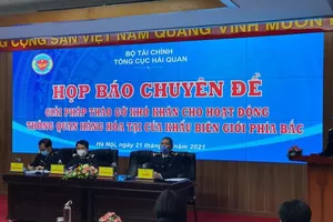 Họp báo 'nóng' về hàng ngàn xe chở hàng Việt ùn ứ ở cửa khẩu