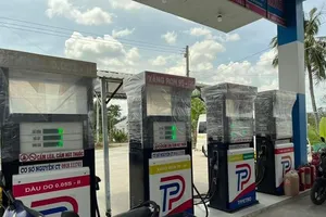 Phát hiện cửa hàng có 7.000 lít xăng nhưng vẫn treo biển không bán