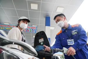 Giá xăng dầu tiếp tục tăng, A95 lên gần 33.000 đồng/lít