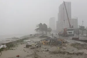 Xuất hiện vùng áp thấp trên Biển Đông, có khả năng mạnh thêm