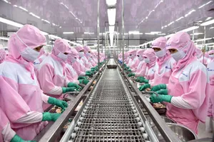 Chi phí vận chuyển một container hàng sang Mỹ mất hơn 400 triệu đồng