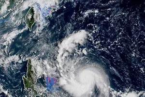 Miền Trung có thể hứng bão mạnh Noru khi đợt mưa lớn chưa dứt