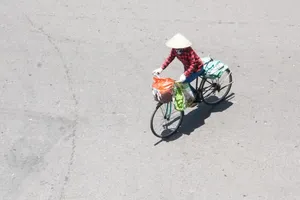 Đang mùa xuân, nhiều khu vực nóng vượt mốc lịch sử, có nơi hơn 41 độ