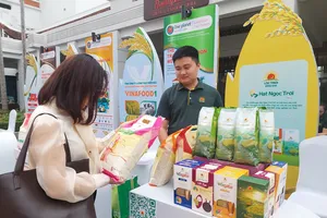 Xuất khẩu ảm đạm, riêng gạo tăng 54% 