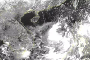 Biển Đông xuất hiện áp thấp, đang mạnh lên