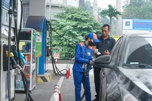 Sau Tết, giá xăng tăng sát 24.000 đồng/lít