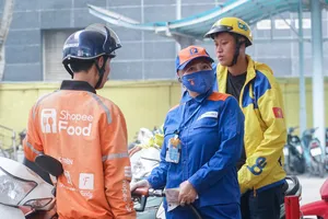 29 Tết, giá xăng giảm gần 1.000 đồng mỗi lít