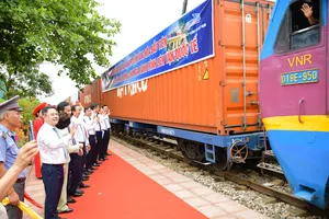 Bất ngờ khi bán hàng Việt sang Trung Quốc bằng đường sắt