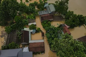 Mưa lũ sau bão số 2: Ít nhất 8 người chết, 9 người mất tích