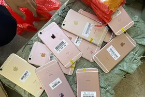 Phát hiện nhiều IPad, điện thoại Iphone 6S Plus nhập lậu