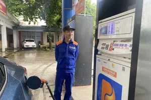 Chiều nay, giá xăng A95 tăng mạnh gần 1.300 đồng/lít