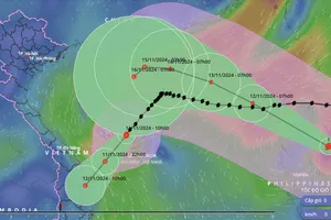 Bão số 7 áp sát vùng biển Quảng Nam-Bình Định, bão TORAJI sắp vào Biển Đông