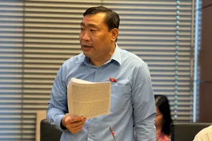 Nhiều cử tri mong sớm triển khai đường sắt tốc độ cao Bắc Nam