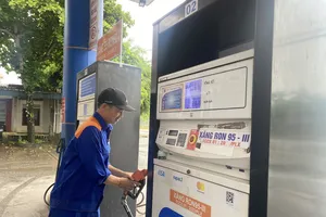 Giá xăng A95 giảm còn 20.563 đồng/lít