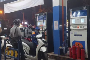 Chiều 20-2, giá xăng tăng đồng loạt