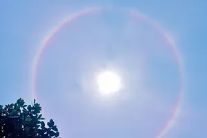 Giải thích về hiện tượng quầng mặt trời xuất hiện ở một loạt tỉnh, thành phố Việt Nam