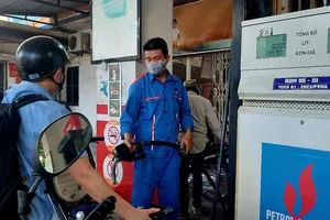 Từ 0 giờ ngày 1-7, giá xăng dầu đồng loạt giảm