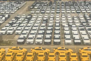 Bộ Công Thương đề xuất siết quản lý nhập khẩu ô tô biếu, tặng