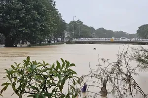 Bão số 13 đã tan, cảnh báo mưa to và lũ, sạt lở