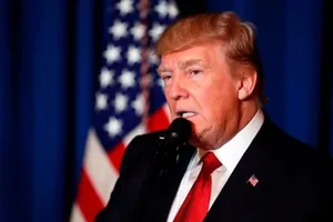 Phá vỡ thông lệ, ông Trump 'cầu phước lành' cả thế giới