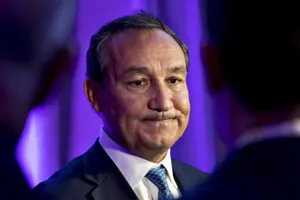 CEO United Airlines nói không có ý định từ chức